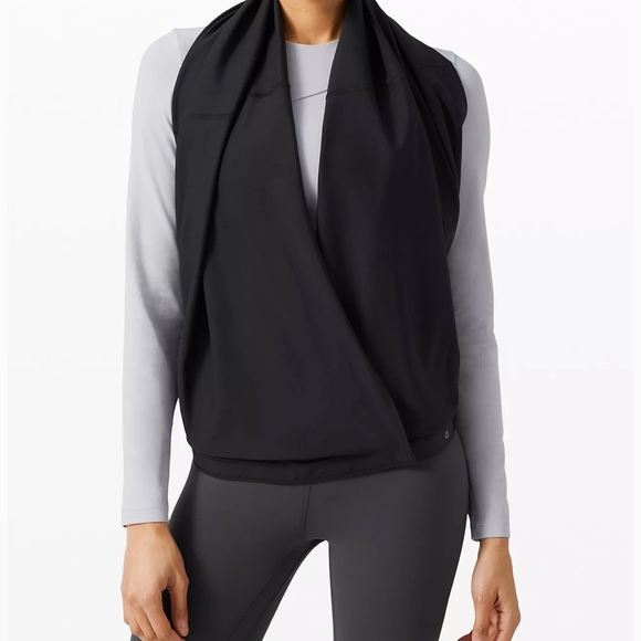 Lululemon Customizable Snap Scarf - Picture 5 of 11